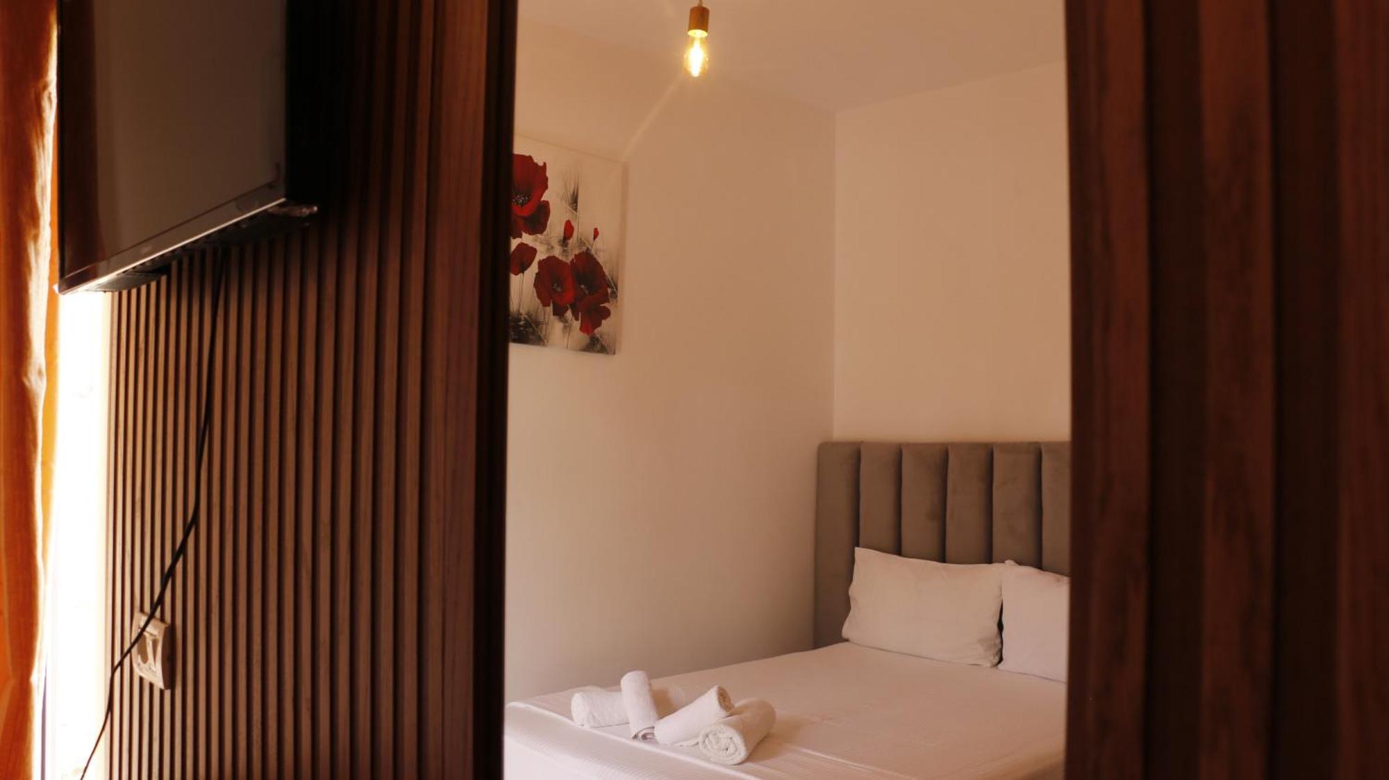 Velco Bb Himara Bed & Breakfast Exterior photo