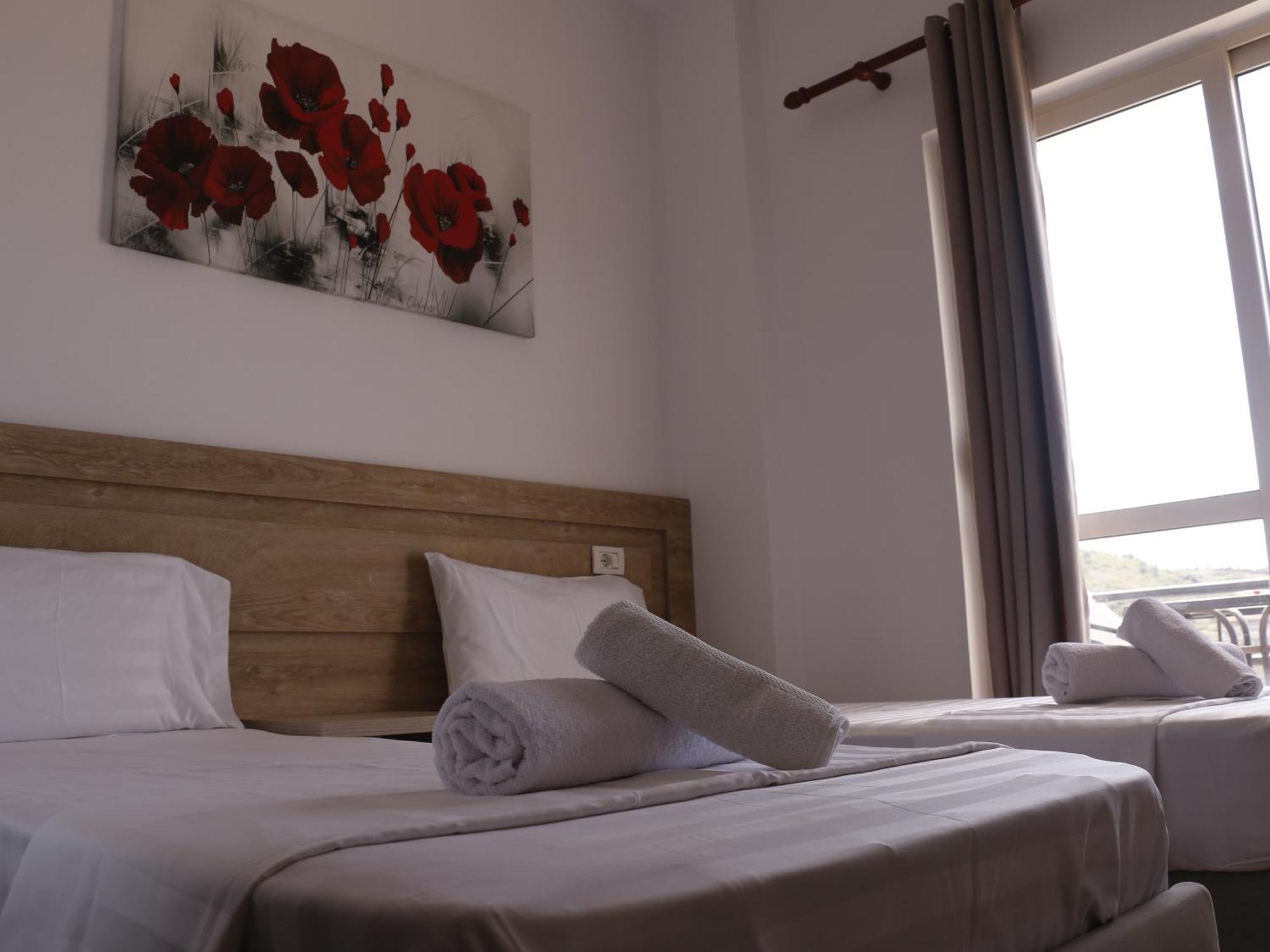 Velco Bb Himara Bed & Breakfast Exterior photo